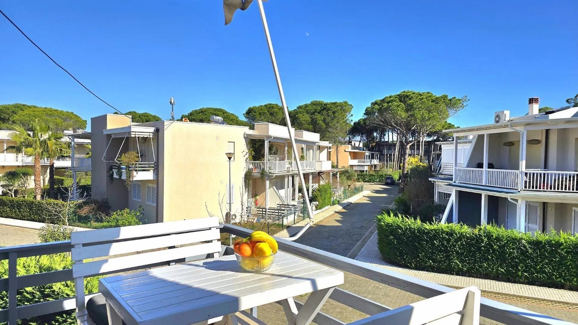 Bright Apartment Near Oasis Beach Plazhi San Pietro Albanien