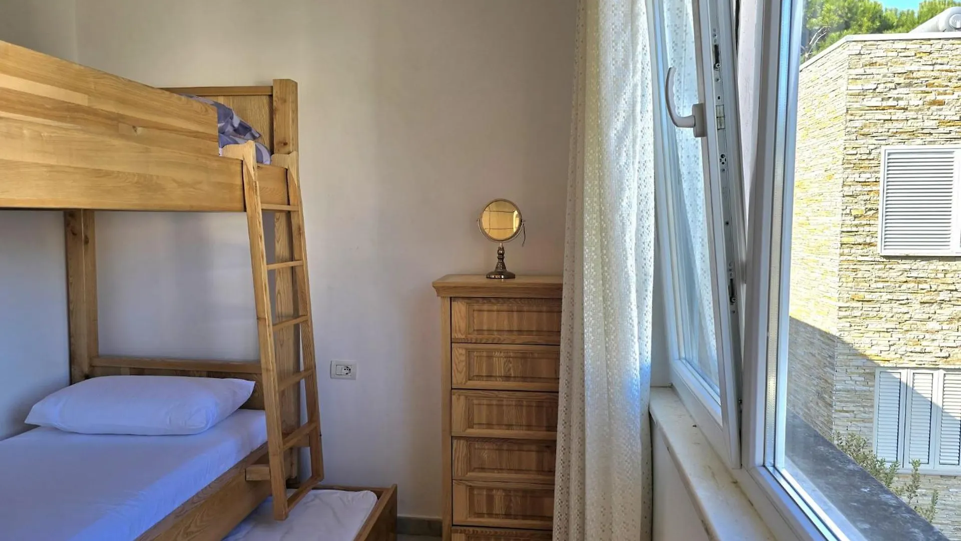 Bright Apartment Near Oasis Beach Plazhi San Pietro Albanien